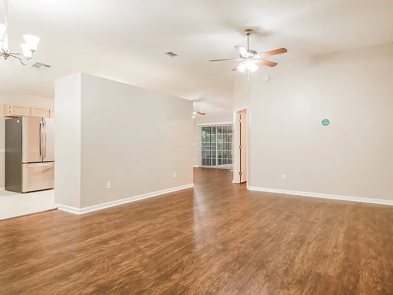1433 Starboard Ct — Photo 3