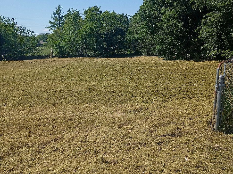 2nd image of NE 2nd St