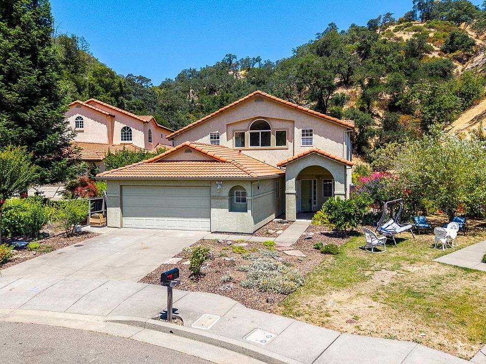 1st image of 323 Portofino Way