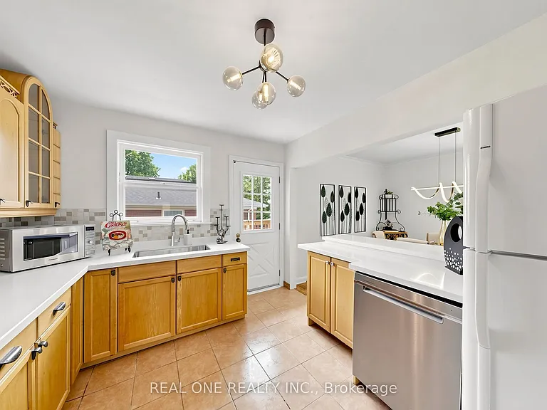 49 Bayview Pkwy — Photo 16