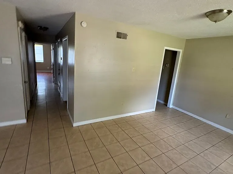3385 Barbwood Dr — Photo 31