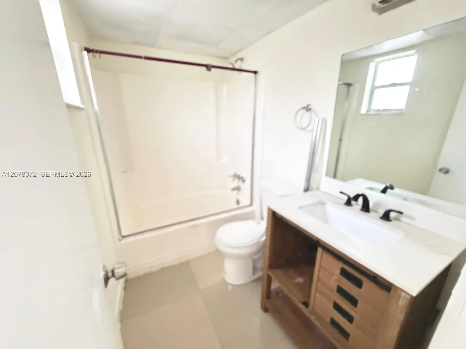 Brookfield Square Condo — Photo 2