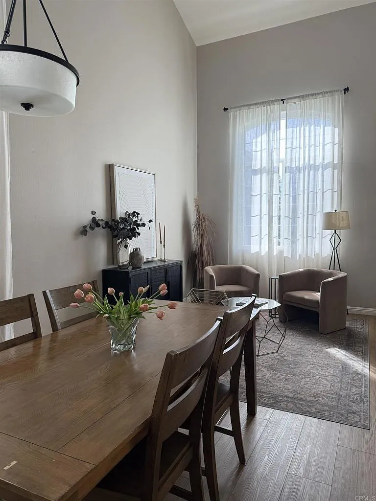 3 bed, 1886 sqft, $4,500 — Photo 4