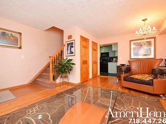 4th image of 80 Thornycroft Ave