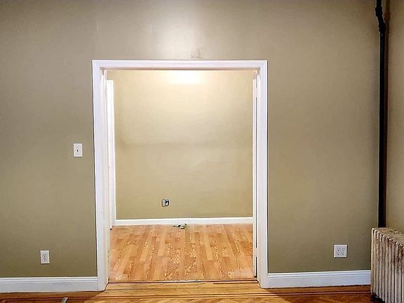 4th image of 260 E 26th St #1