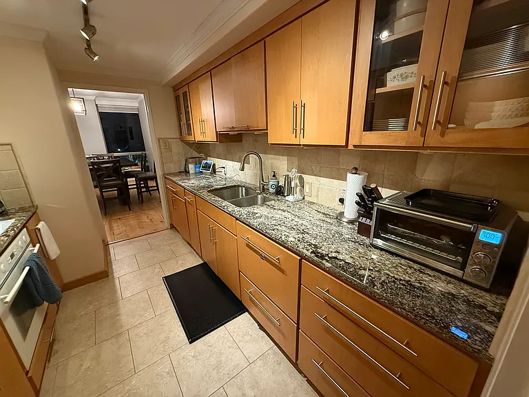 4501 Lindell Blvd #4B — Photo 5