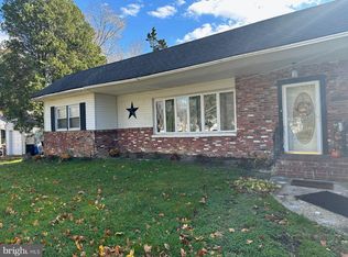 32 Cross Keys Ave, Williamstown, NJ 08094