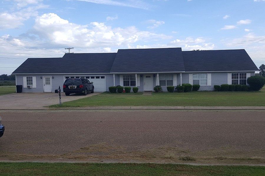1st image of 281 Summer Hill Dr