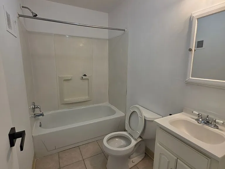 2228 Cross St — Photo 6