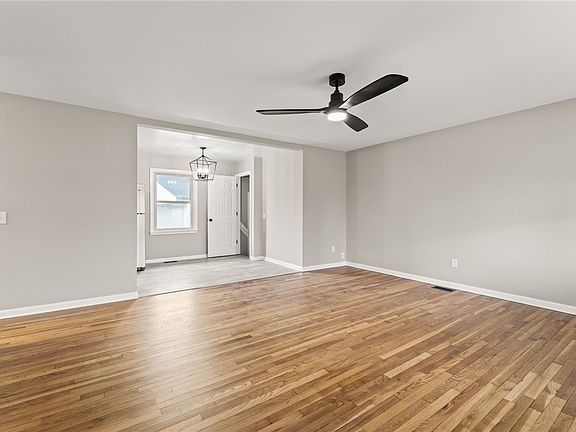 4th image of 1820 Boesel Ave