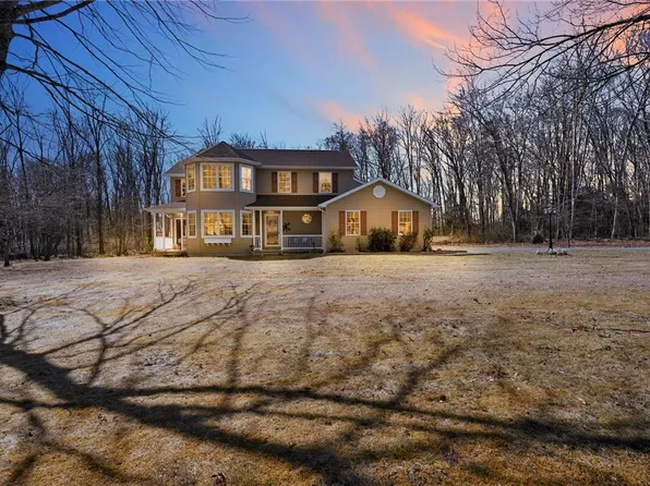 650 Golf Rd W, Tamaqua, PA 18252