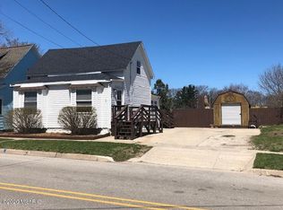 162 Monroe St, Manistee, MI 49660