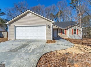 411 Foxdale Rd, Winder, GA 30680