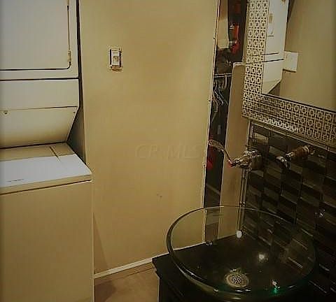 5th image of 1464 Cardwell Sq S