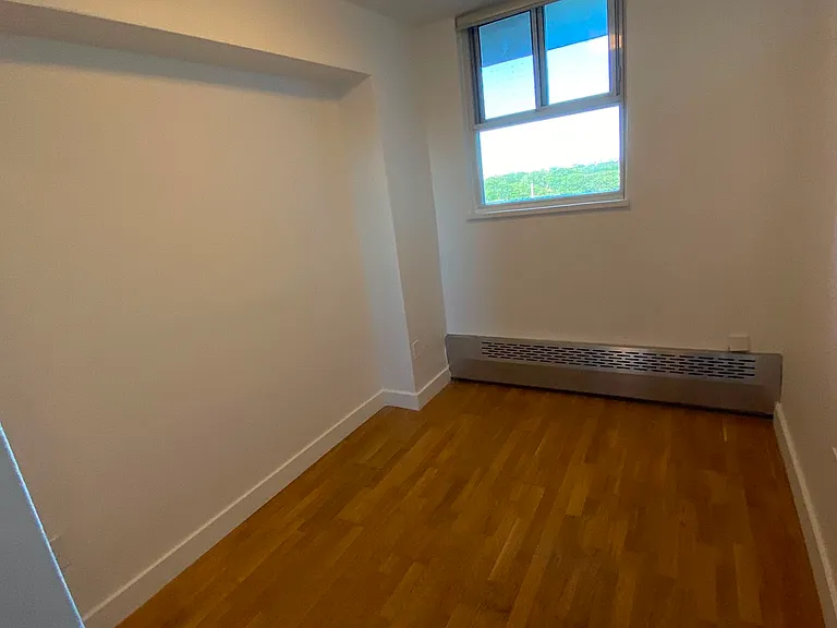 230 Oak St — Photo 25