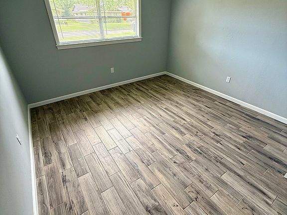 3rd image of 211 N 32nd St
