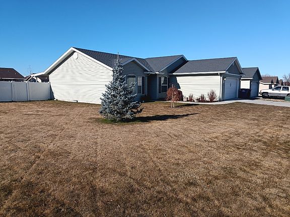 3rd image of 674 Picabo Dr