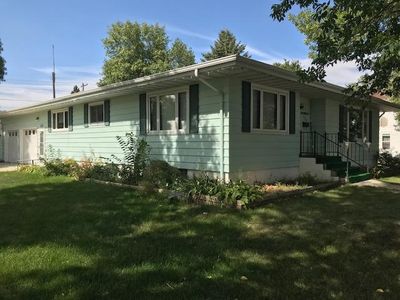 820 Sinclair St, Bottineau, ND, 58318