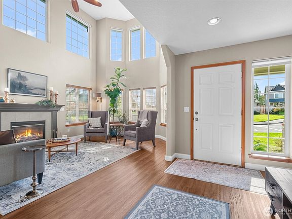 4th image of 1311 E 16TH Circle