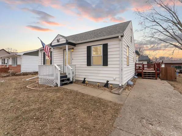 606 S 3rd St, Beresford, SD 57004