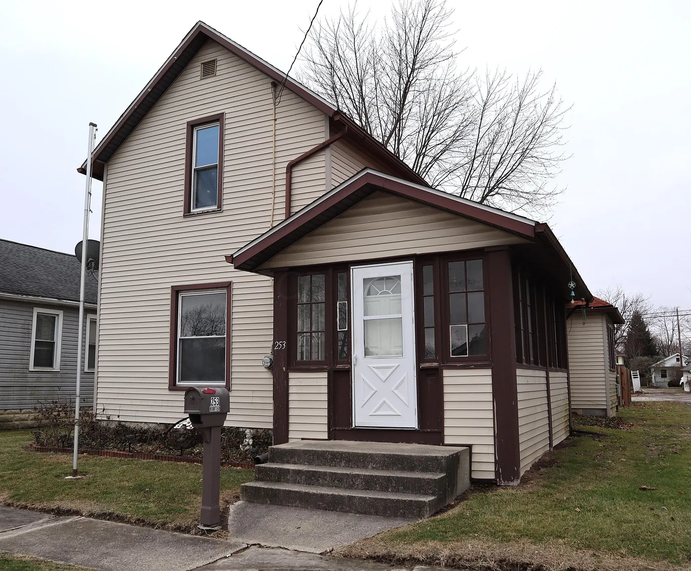 253 Reed Ave photo 1