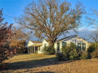 329 S New Hope Rd, Kennedale, TX 76060
