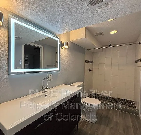 2255 S Clermont St — Photo 21