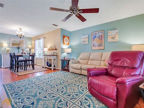 4th image of 101 N Teakwood Ct
