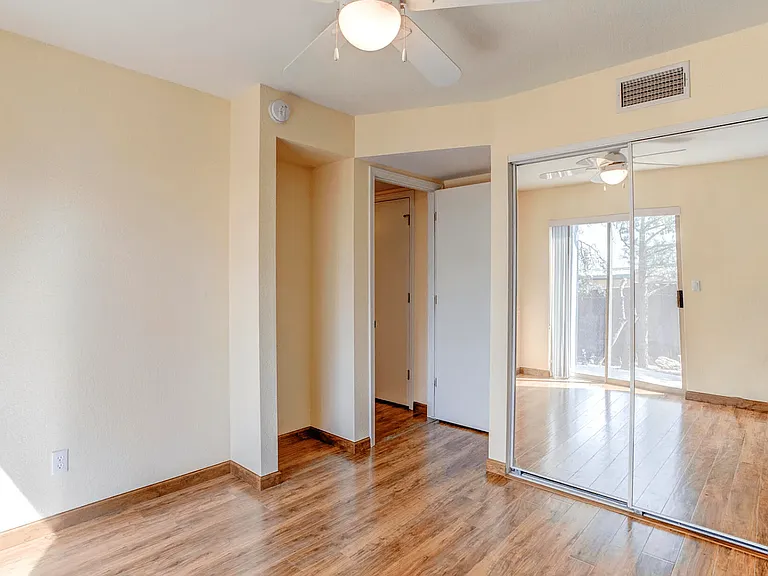 803 W Saint Moritz Dr — Photo 10