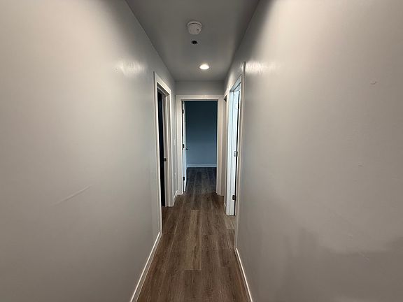 4th image of 16601 Pacific Ave S