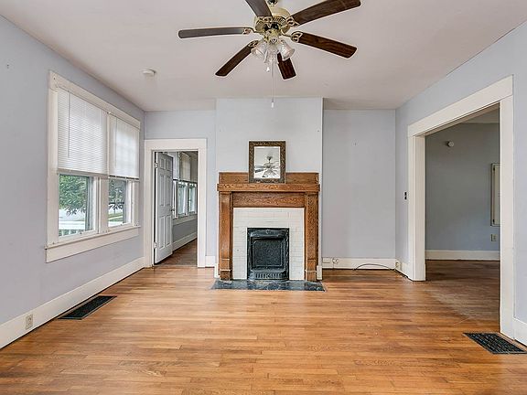 4th image of 489 Norwood St
