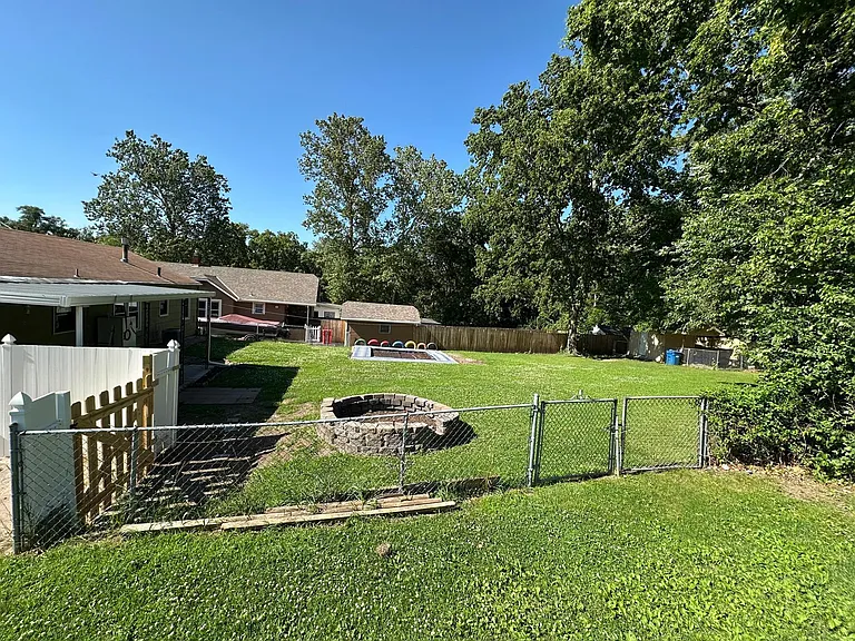 1115 S Cottage St — Photo 10