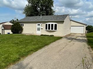 2417 Linwood St SW, Cedar Rapids, IA 52404