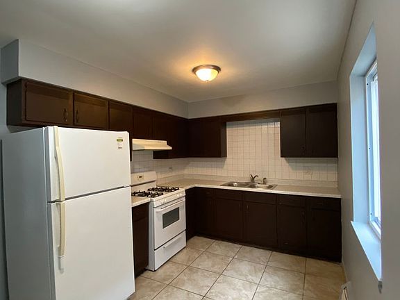 3rd image of 1304 Sibley Blvd APT 4