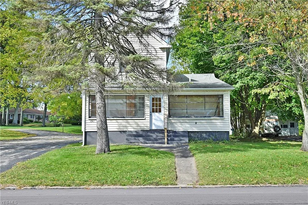 795 Poland Ave photo 1