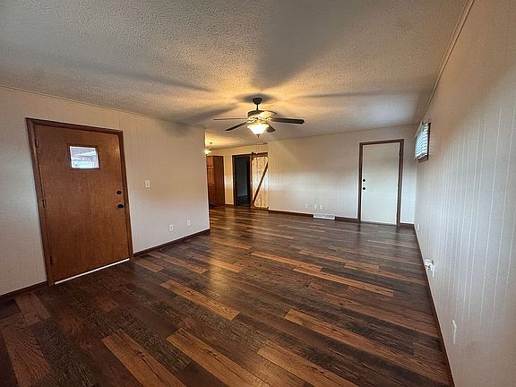 4th image of 526 Sara Dr
