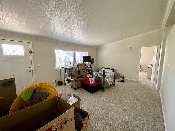 3rd image of 32 Cabernet Pkwy