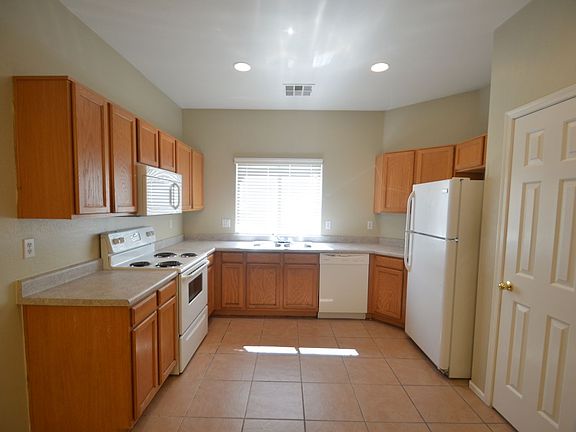 3rd image of 1907 S 80th Dr