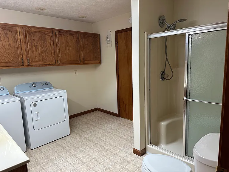 2537 Lafayette Dr — Photo 7