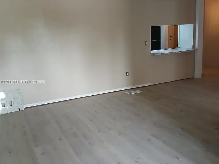 1400 NE 148th St #2 — Photo 2