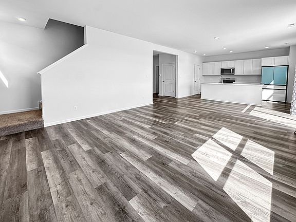 3rd image of 10335 Morse Pl