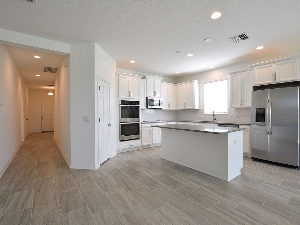 1st image of 1653 Chatsworth Circle