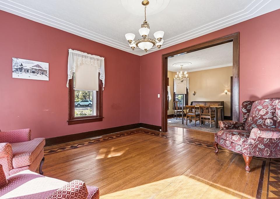 67th image of 200 N Park St