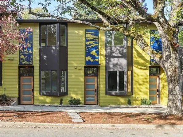 2661 NE Holman St #1, Portland, OR 97211