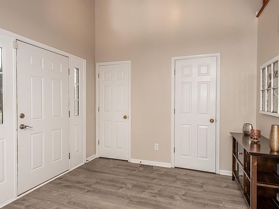 2nd image of 9899 Cedar Knoll Dr
