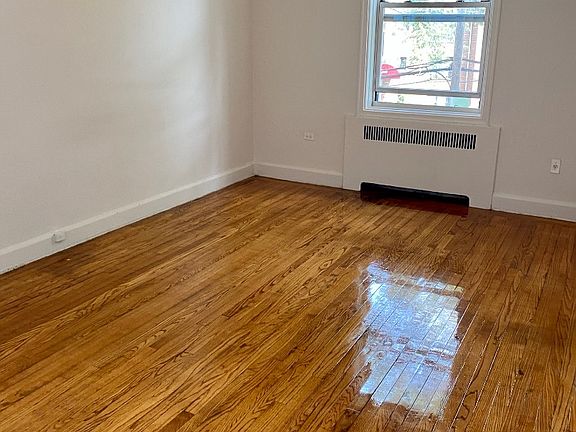 5th image of 1 Larchmont Ave #722