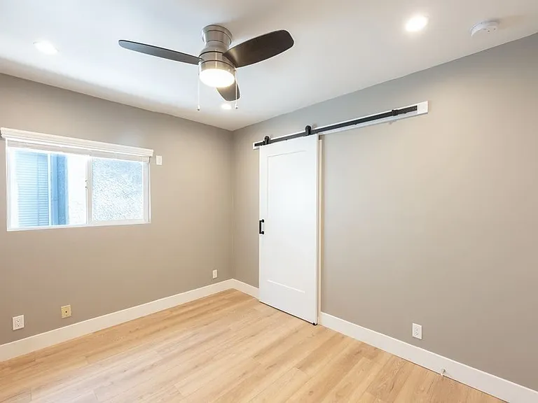 14857 Hartsook St #6 — Photo 35