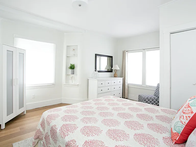 109A Aquidneck Ave — Photo 11