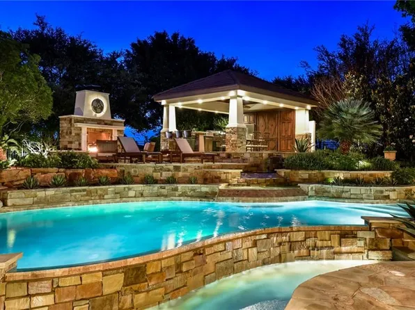 2416 University Club Dr, Austin, TX 78732