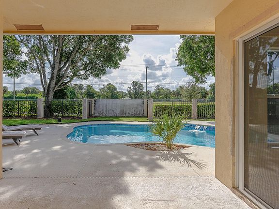 3rd image of 5200 NW 64th Terrace